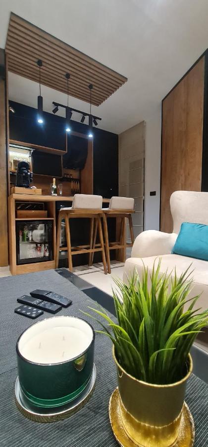 Design Apartment Platinium Spa Lux 5 Star "Havana" Completely Private Wellness & Spa Free Included Sauna & Jacuzzi & Salt Wall & Fire Place & 3D Ceilings & Business Wifi & Netflix & Keyless Code Entry & Full Smart App & Secure 2 Parking Place Чуприя Экстерьер фото