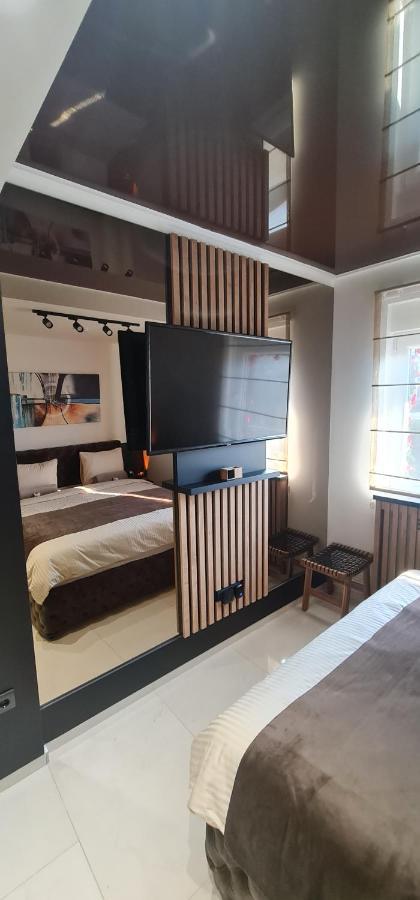 Design Apartment Platinium Spa Lux 5 Star "Havana" Completely Private Wellness & Spa Free Included Sauna & Jacuzzi & Salt Wall & Fire Place & 3D Ceilings & Business Wifi & Netflix & Keyless Code Entry & Full Smart App & Secure 2 Parking Place Чуприя Экстерьер фото