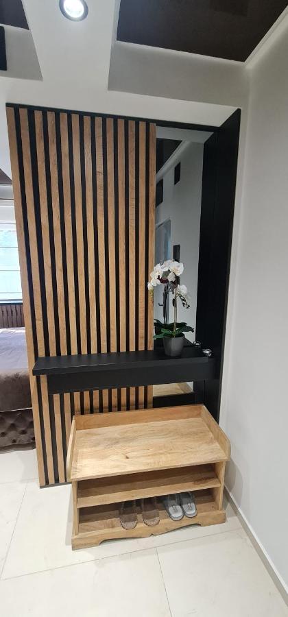 Design Apartment Platinium Spa Lux 5 Star "Havana" Completely Private Wellness & Spa Free Included Sauna & Jacuzzi & Salt Wall & Fire Place & 3D Ceilings & Business Wifi & Netflix & Keyless Code Entry & Full Smart App & Secure 2 Parking Place Чуприя Экстерьер фото