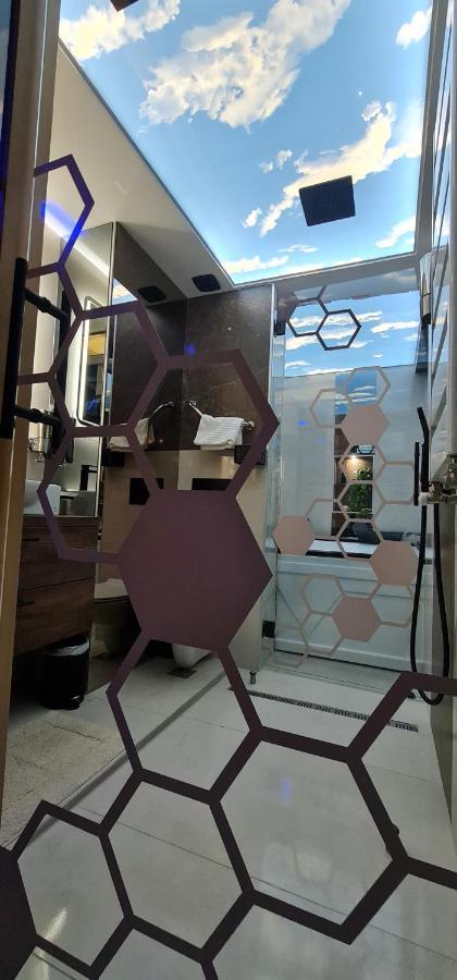 Design Apartment Platinium Spa Lux 5 Star "Havana" Completely Private Wellness & Spa Free Included Sauna & Jacuzzi & Salt Wall & Fire Place & 3D Ceilings & Business Wifi & Netflix & Keyless Code Entry & Full Smart App & Secure 2 Parking Place Чуприя Экстерьер фото