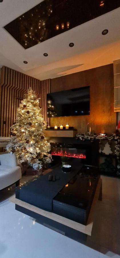 Design Apartment Platinium Spa Lux 5 Star "Havana" Completely Private Wellness & Spa Free Included Sauna & Jacuzzi & Salt Wall & Fire Place & 3D Ceilings & Business Wifi & Netflix & Keyless Code Entry & Full Smart App & Secure 2 Parking Place Чуприя Экстерьер фото