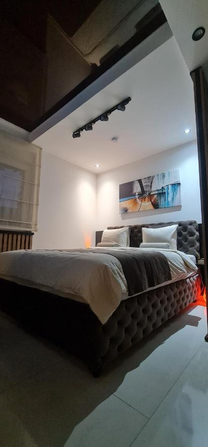 Design Apartment Platinium Spa Lux 5 Star "Havana" Completely Private Wellness & Spa Free Included Sauna & Jacuzzi & Salt Wall & Fire Place & 3D Ceilings & Business Wifi & Netflix & Keyless Code Entry & Full Smart App & Secure 2 Parking Place Чуприя Экстерьер фото