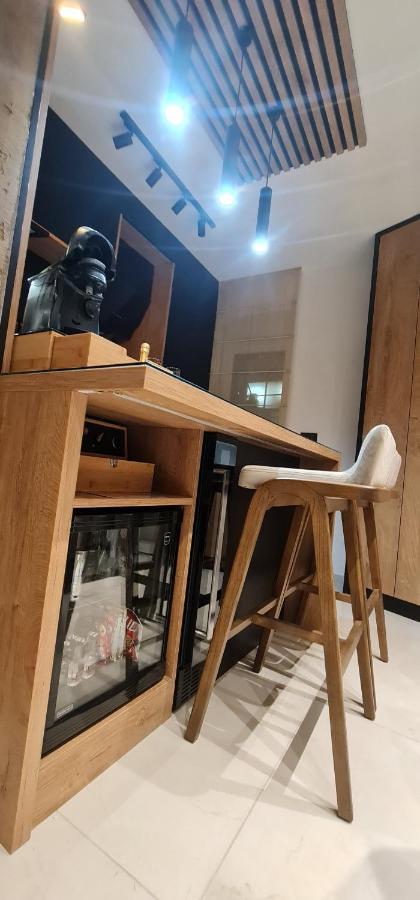 Design Apartment Platinium Spa Lux 5 Star "Havana" Completely Private Wellness & Spa Free Included Sauna & Jacuzzi & Salt Wall & Fire Place & 3D Ceilings & Business Wifi & Netflix & Keyless Code Entry & Full Smart App & Secure 2 Parking Place Чуприя Экстерьер фото