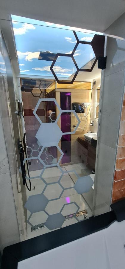 Design Apartment Platinium Spa Lux 5 Star "Havana" Completely Private Wellness & Spa Free Included Sauna & Jacuzzi & Salt Wall & Fire Place & 3D Ceilings & Business Wifi & Netflix & Keyless Code Entry & Full Smart App & Secure 2 Parking Place Чуприя Экстерьер фото
