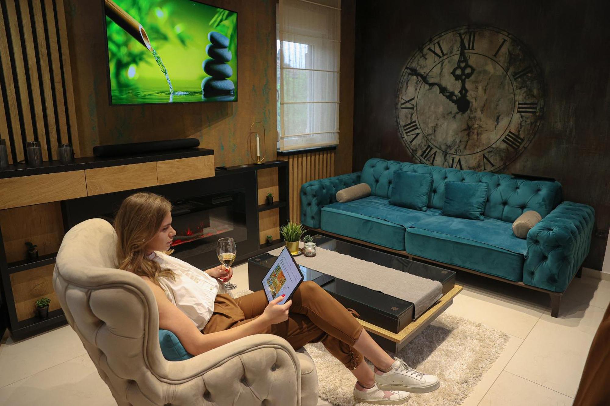 Design Apartment Platinium Spa Lux 5 Star "Havana" Completely Private Wellness & Spa Free Included Sauna & Jacuzzi & Salt Wall & Fire Place & 3D Ceilings & Business Wifi & Netflix & Keyless Code Entry & Full Smart App & Secure 2 Parking Place Чуприя Экстерьер фото